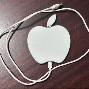 Apple Smart Wireless Charger